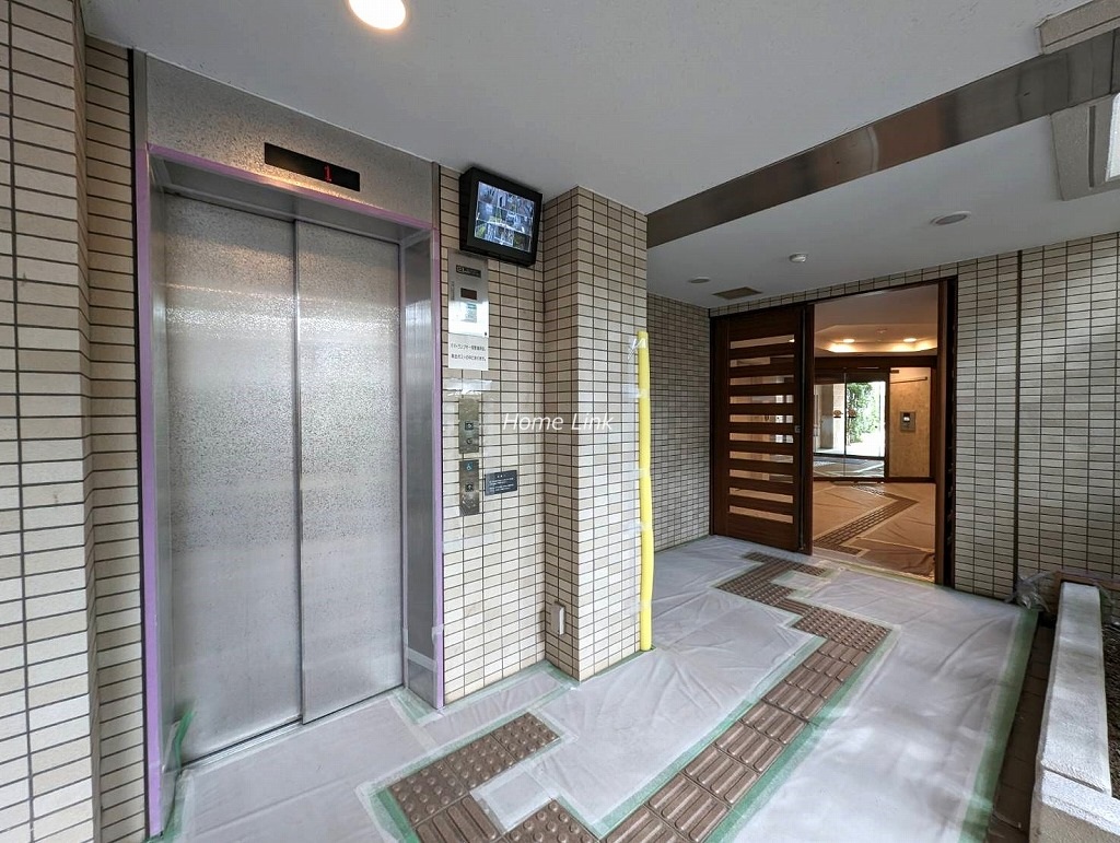 コート常盤台　エレベーターホール